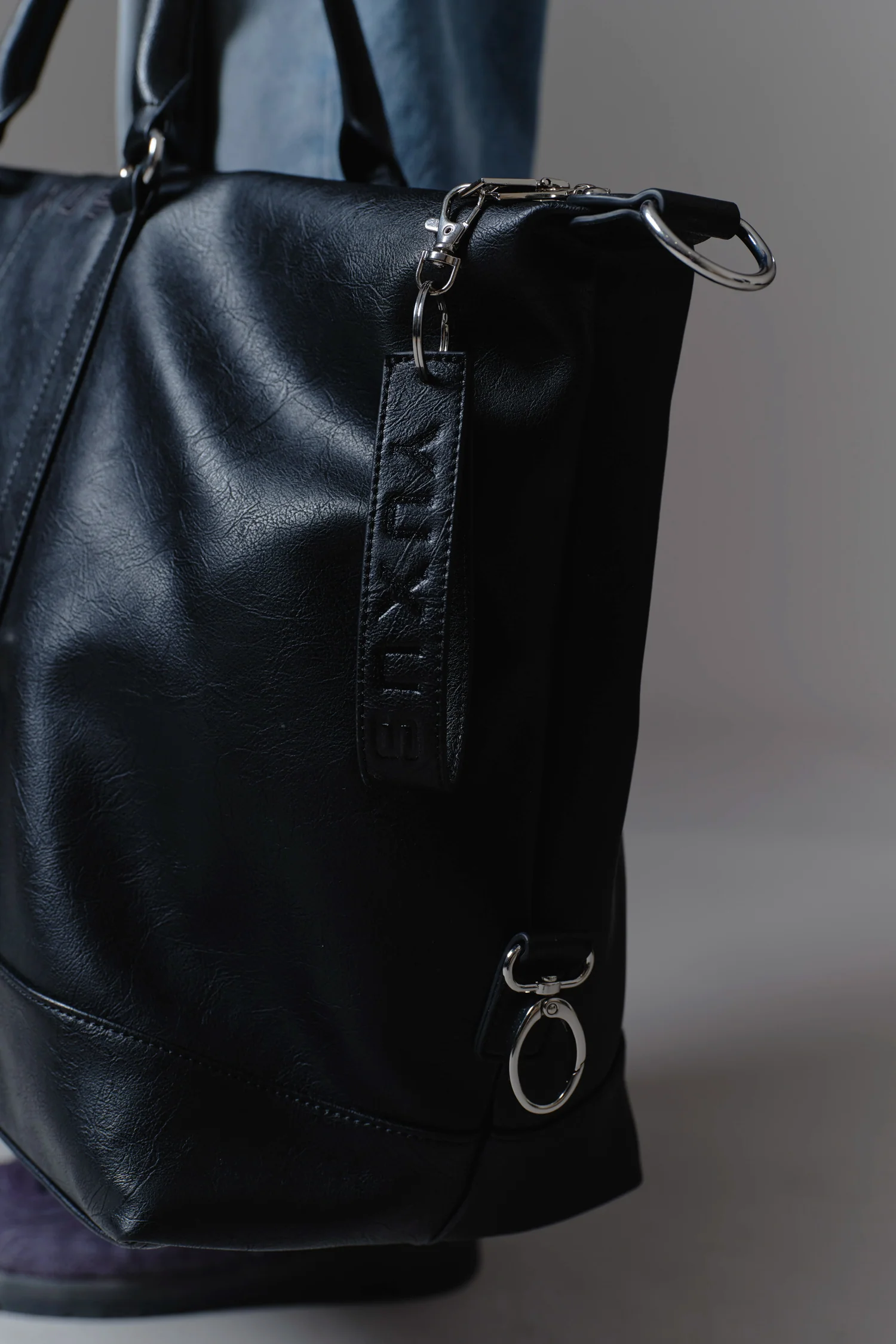 BLACK "VOYAGER" LEATHER BAG - Image 7