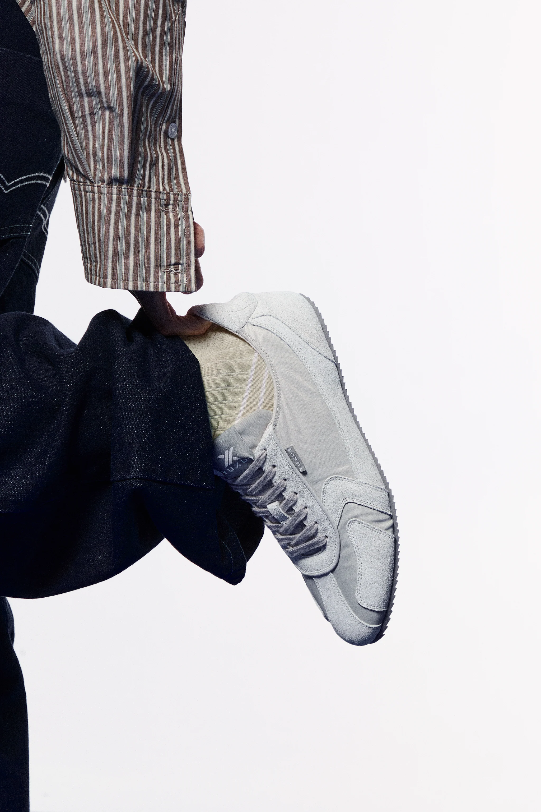DUST "NYX" SNEAKERS - Image 4