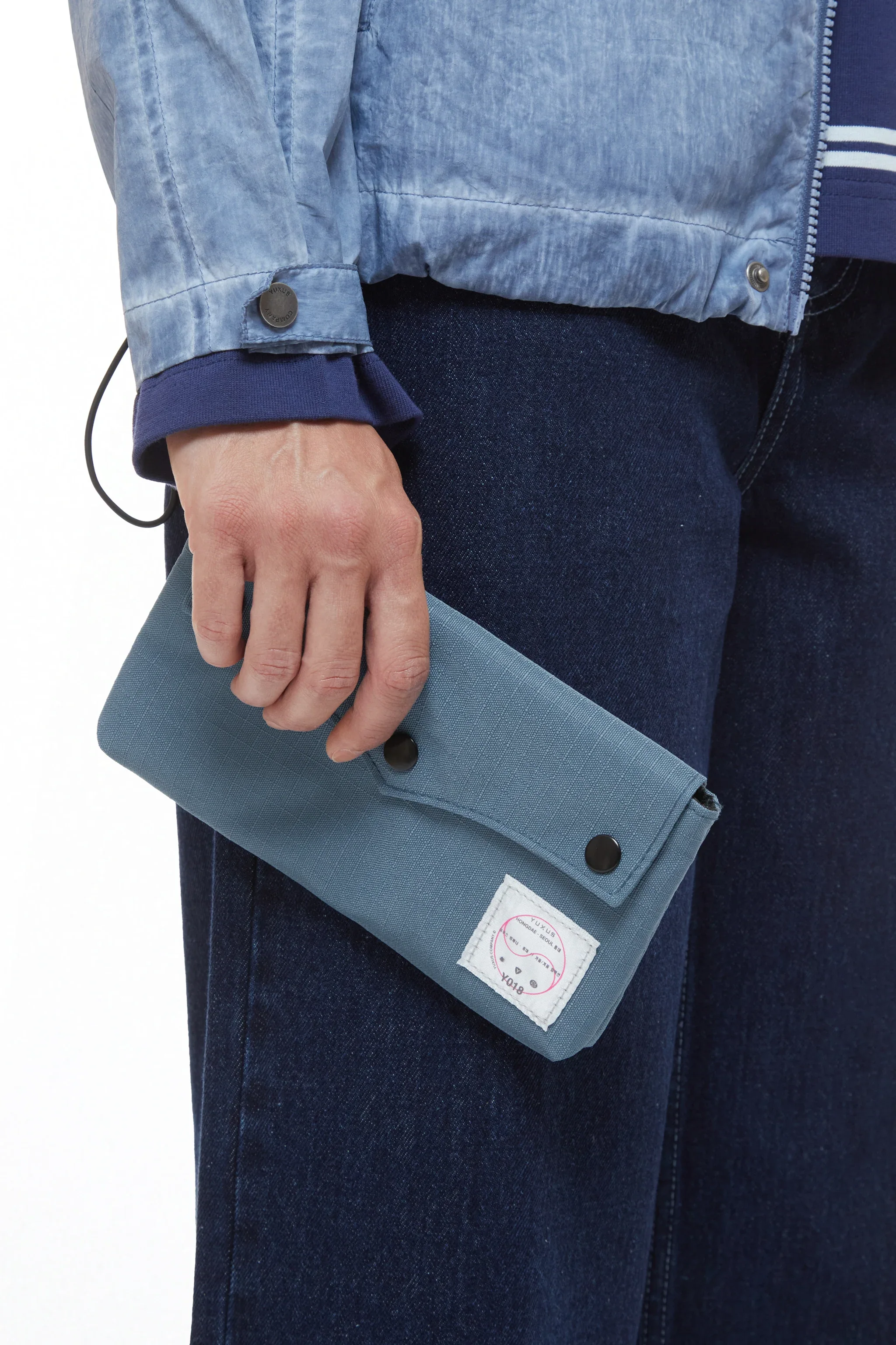 FIRE "HONGDAE" WASHBAG - Image 3