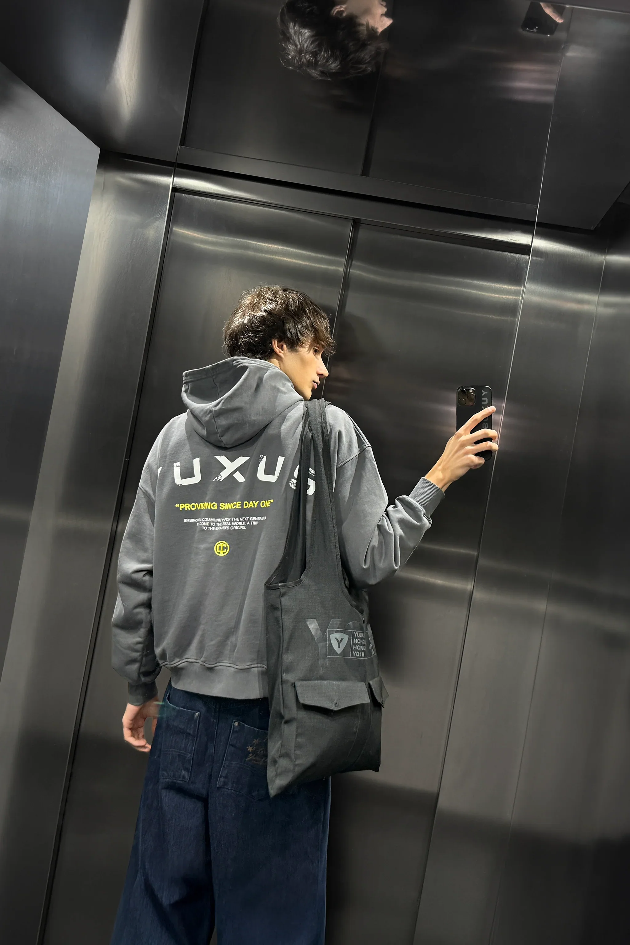 ONYX "ICONS" HOODIE - Image 5