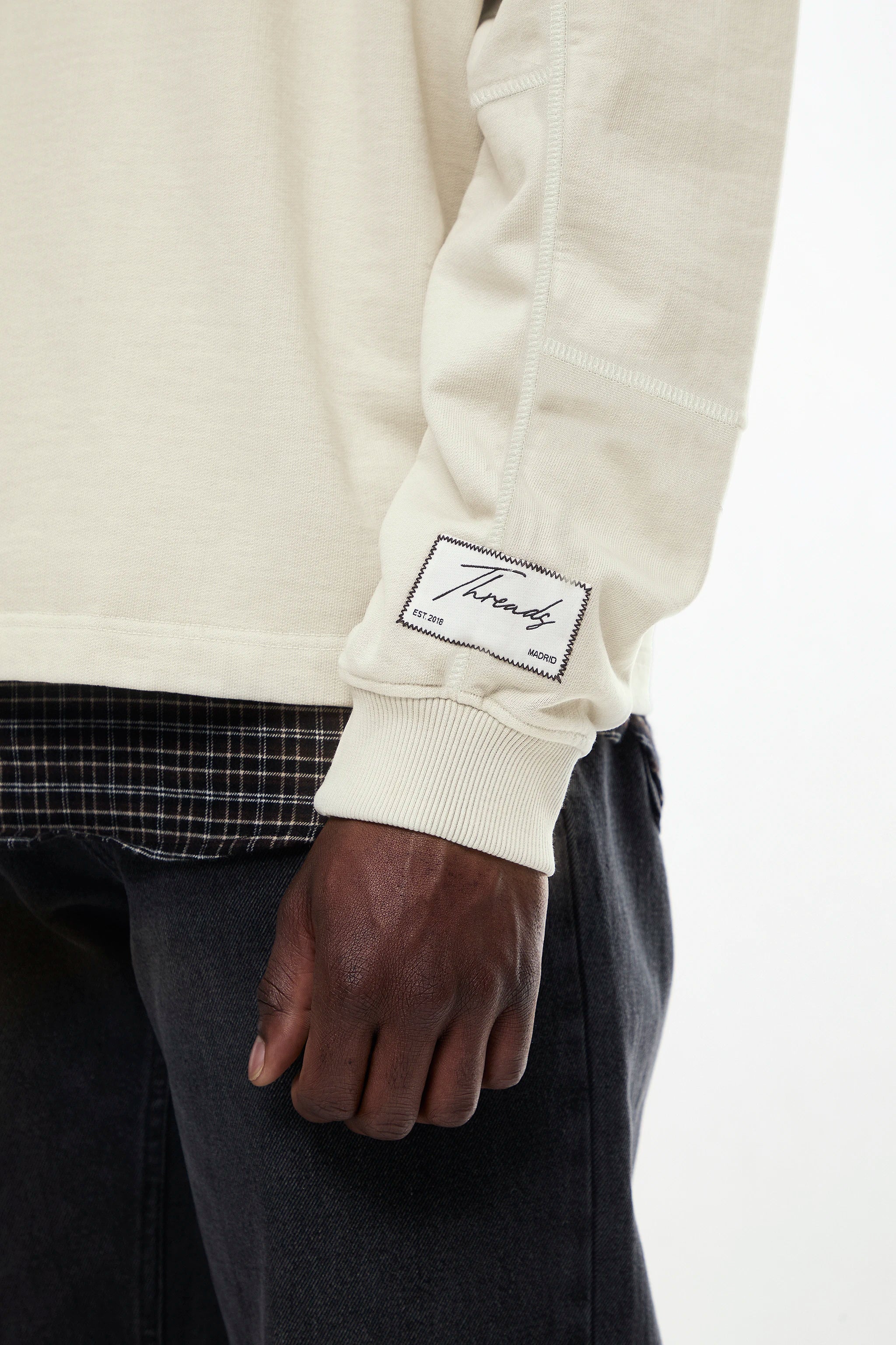 SAND "THREADS" CREWNECK - Image 2