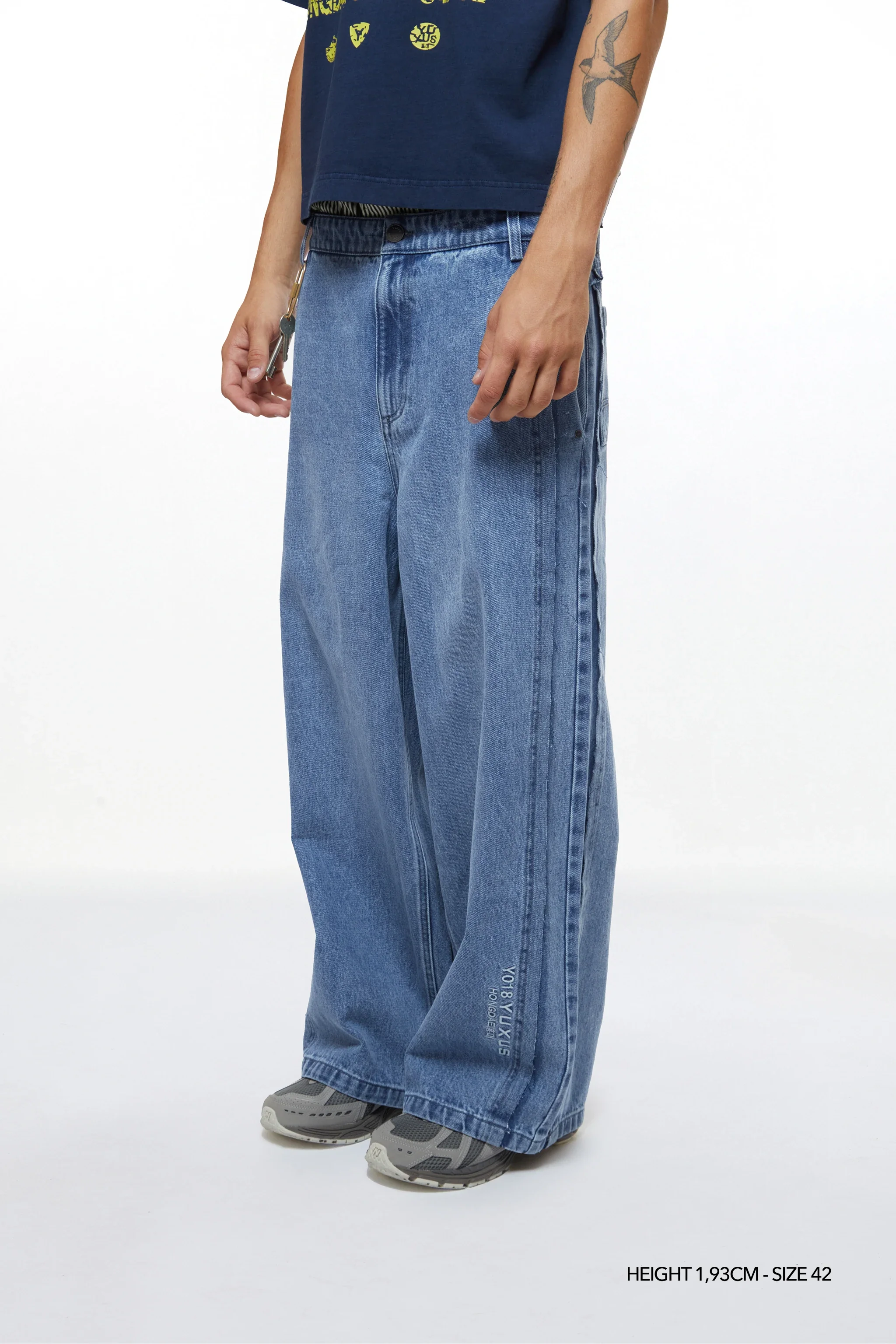 WASHED "HONGDAE" JEANS - Image 10
